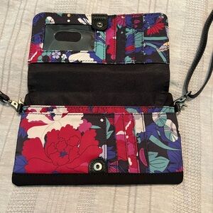 Sakroots Floral/Black Crossbody Bag/Wallet
